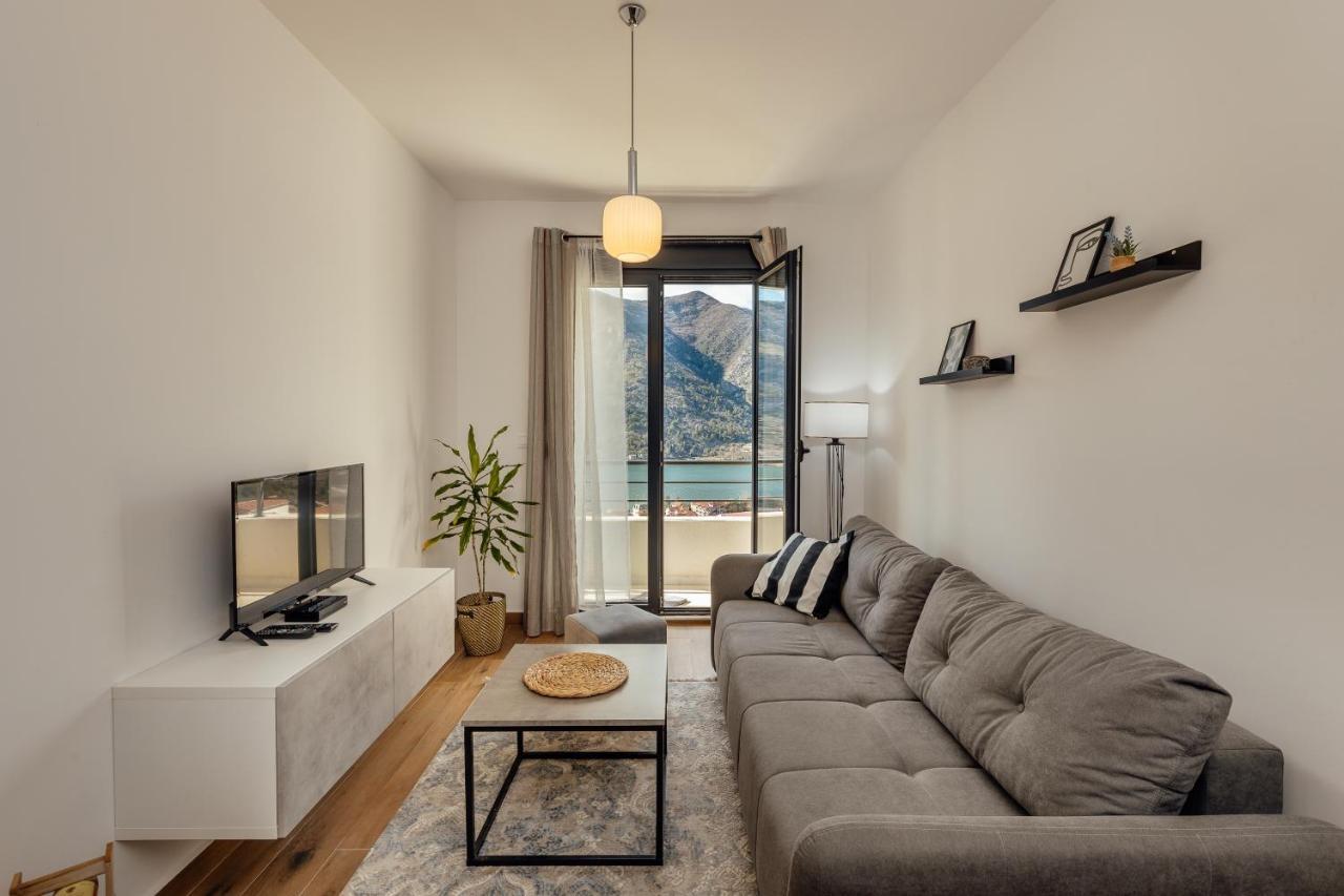 Lana Sea View Apartment Kotor Dış mekan fotoğraf